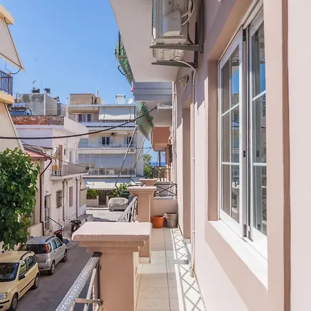 아파트 Iconic Seaside Apartment