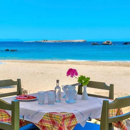 Iconic Seaside Apartment Apartament